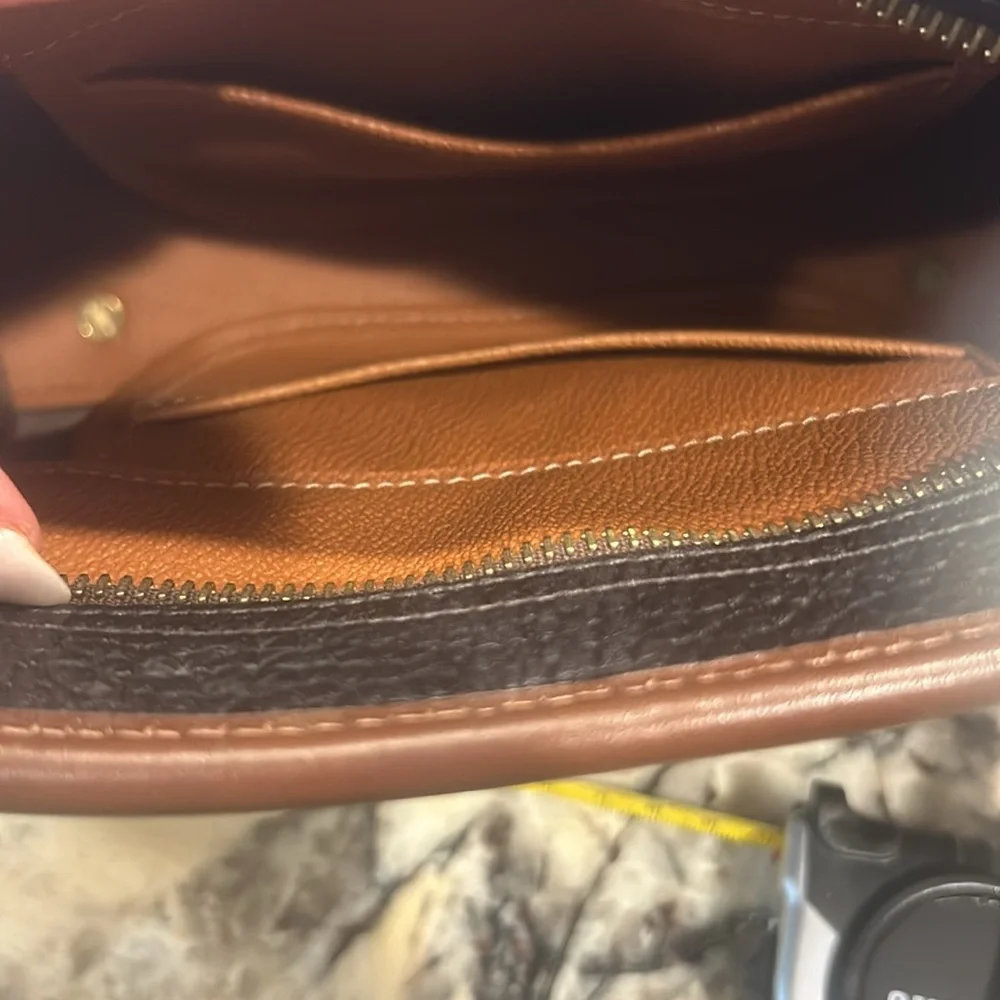 Vintage Dooney & Bourke Leather crossbody - Picture 10 of 11